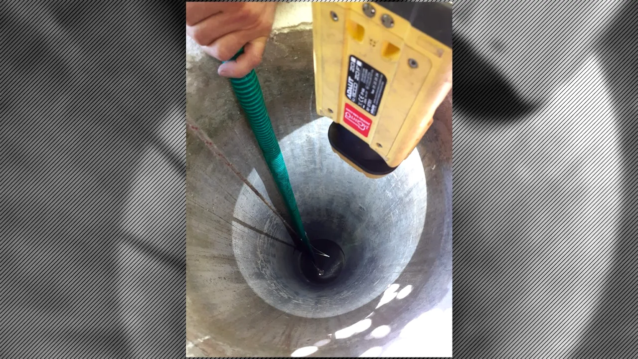 Femeie de 86 de ani din Mehedinți, căzută într-o fântână, la 25 de metri. Pompieri salvatori din București, trimiși de urgență cu un elicopter