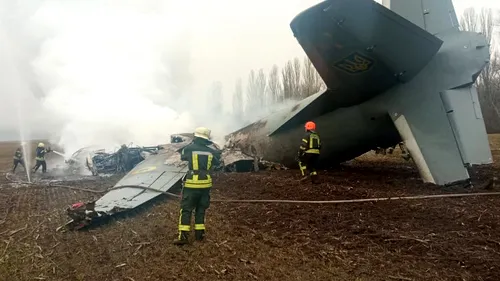 Un elicopter militar ucrainean s-a prăbușit în apropiere de Kiev. Cinci oameni au murit