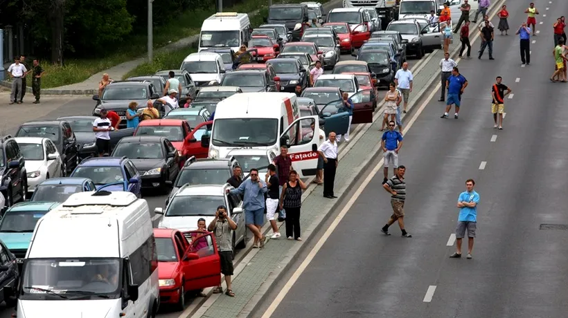 ACCIDENT ÎN LANȚ pe DN1, lângă Otopeni. Două persoane au fost rănite și patru mașini avariate