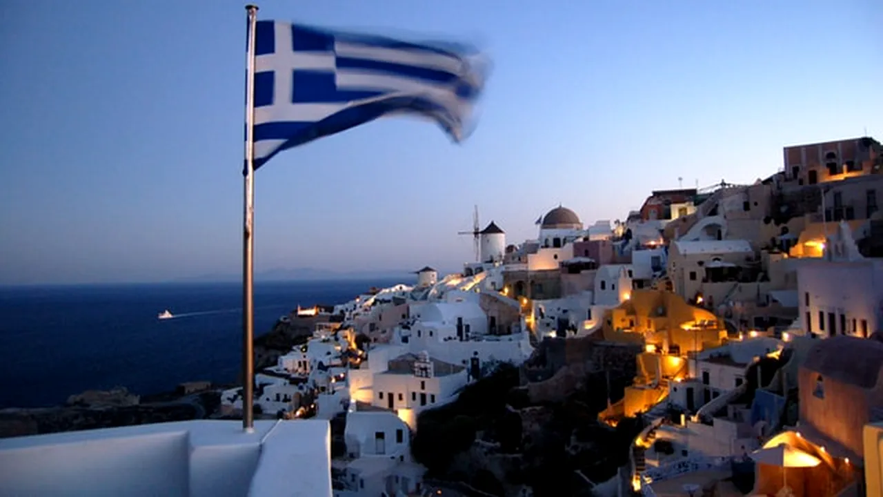 UPDATE. Grecia schimbă regulile pentru turiști - toți cei care intră în țară pe cale terestră vor fi testați la Covid, inclusiv vaccinații. Precizările MAE