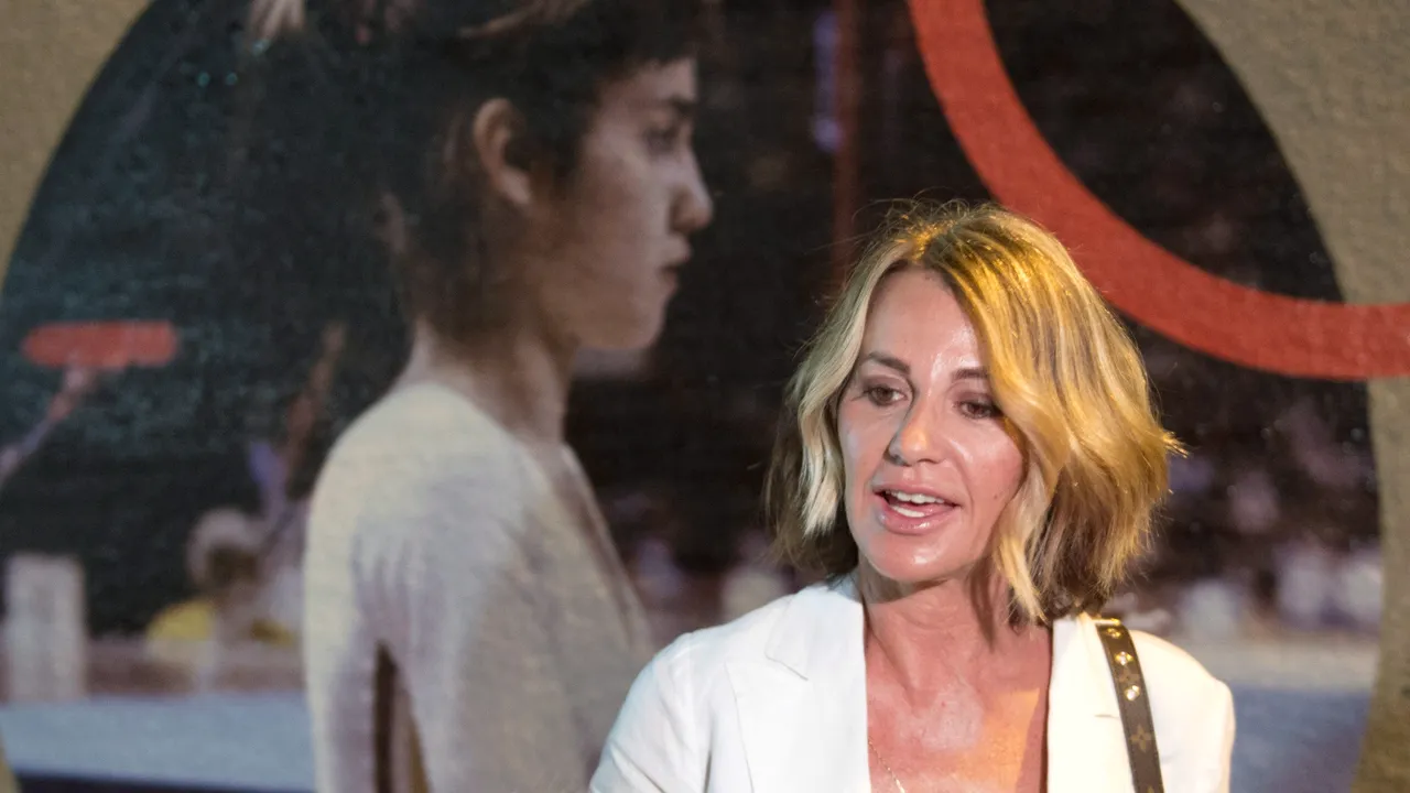 NADIA COMĂNECI, interviu-eveniment. Este foarte dificil SĂ ZÂMBEȘTI pe o bârnă extrem de îngustă