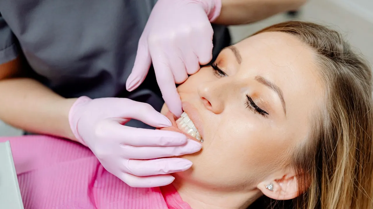 ZÂMBET sănătos, viață sănătoasă! Cât de mult ne influențează igiena dentară starea de bine (P)