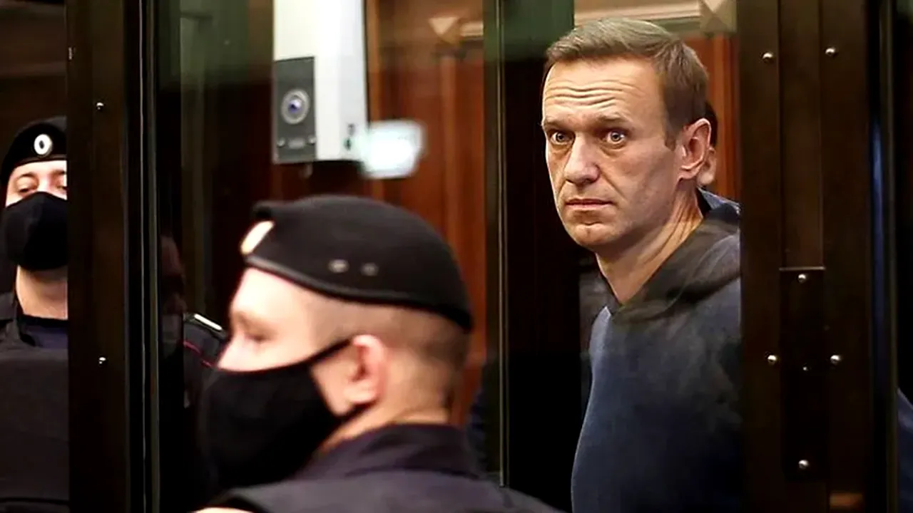 Alexei Navalnîi, despre ”activitățile educaționale” din IK-6 Melekhovo: ”După muncă, stai câteva ore pe o bancă de lemn, sub portretul lui Putin”