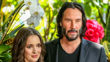 Winona Ryder spune că s-ar fi căsătorit cu Keanu Reeves în România