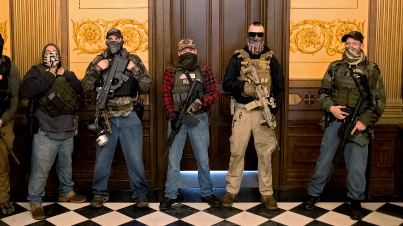 SUA. Protestatari înarmați într-un stat din SUA. O membră a Partidului Democrat acuză existența unui rasism instituționalizat