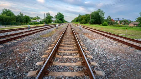 Accident feroviar cu patru morți între stațiile Vidra şi Jilava. Trenul R 9708 a lovit în plin o mașină