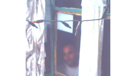 Polițiștii cer ajutor bucureștenilor pentru identificarea unui bărbat care a agresat sexual patru copii în liftul unui bloc din Capitală: iată IMAGINI cu agresorul