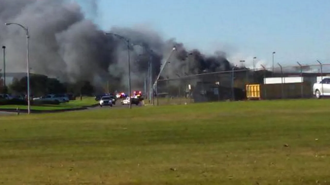 Cel puțin patru morți după ce un avion ușor s-a prăbușit pe o clădire, în Statele Unite