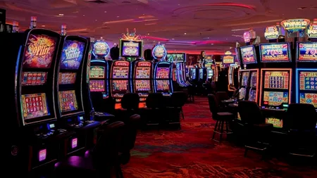 Impozit de până la 40% pe veniturile obținute din JOCURI de noroc. Ce prevede ordonanța austerității