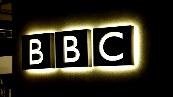 BBC va concedia până la 2.000 de angajați, cea mai mare reducere de personal din ultimii 15 ani