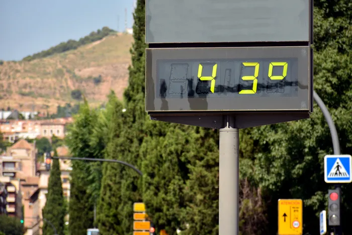 Europa „fierbe” la peste 40°C. Codul roșu de caniculă a adus recorduri istorice. Statele în care au fost impuse măsuri de urgență