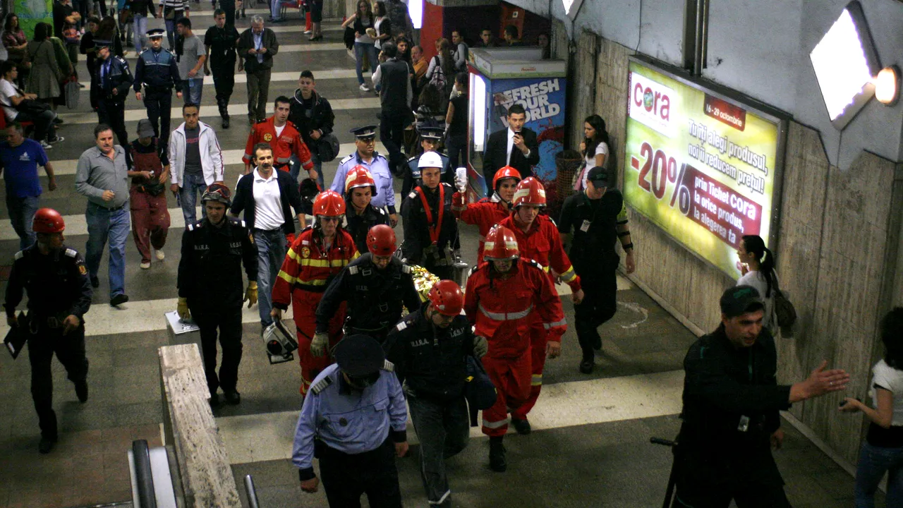 S-a aruncat pe șinele metroului din stația Lujerului. Ce s-a întâmplat cu tânăra de 26 de ani
