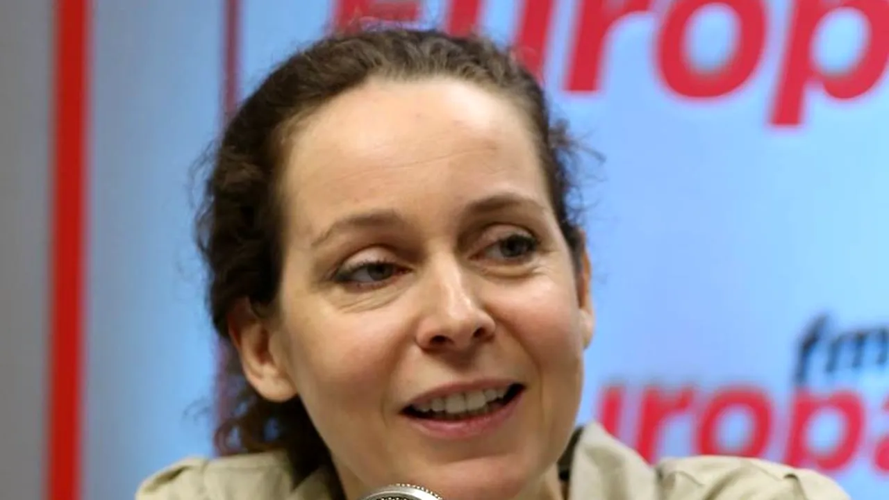 Soția lui Cioloș promovează o nouă disciplină școlară. ValÃ©rie Cioloș-Villemin: „E o dură și tristă realitate. Cauzele? Probleme personale, goana după note bune, presiuni din partea social media„ / Ce ar trebui făcut