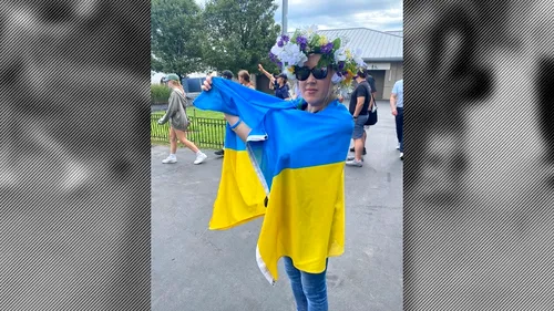 Incident la Cincinnati Open: O fană care purta un steag al Ucrainei a fost escortată în afara tribunelor după ce o jucătoare din Rusia a sesizat arbitrul | VIDEO