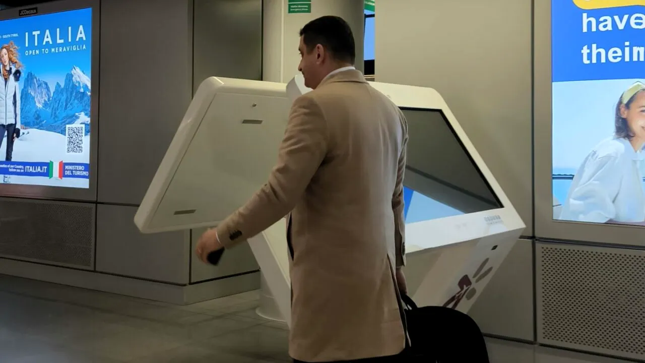 George SIMION a plecat din România, imediat după protestul de la CCR/ „Și eu o să părăsesc țara. Vă anunț că în trei ore mă voi afla pe Aeroportul Otopeni”