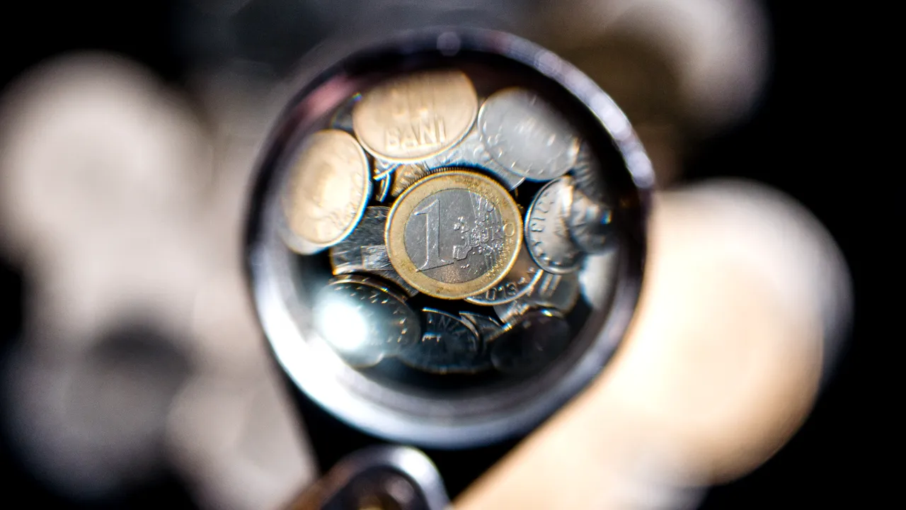 PSD acuză BNR pentru devalorizarea leului, iar cursul SE OPREȘTE din creștere