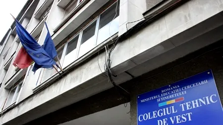 Circa 40 de profesori, baricadați în sediul unui colegiu refuzând ca instituția să se mute