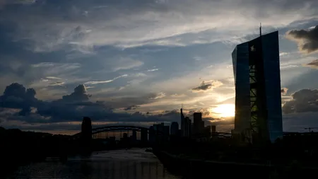 Productivitatea încetinește în ZONA EURO, ceea ce afectează eforturile BCE de relaxare a politicii monetare