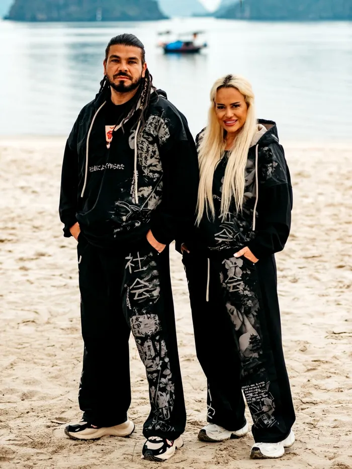 Anda Adam si sotul ei