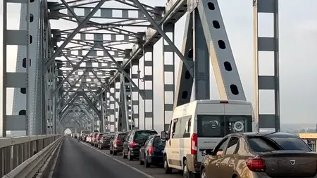 Haos în Vama Giurgiu, luni dimineața: Românii care doresc să părăsească țara sunt BLOCAȚI în cozi kilometrice