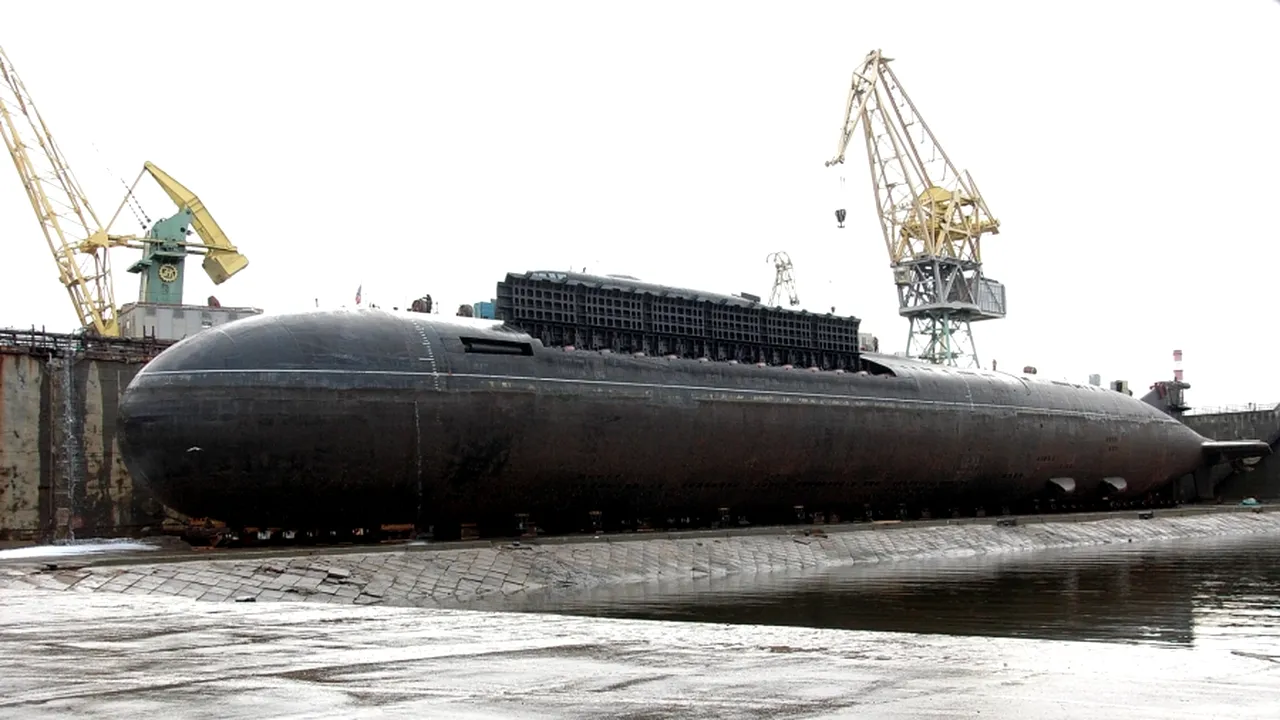 Rusia: Submarinul nuclear Belgorod, cel mai mare construit în ultimii 30 de ani în lume, a fost testat