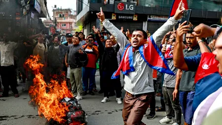 REVOLTA din Nepal, trăită din România: „Ne omoară copiii. Țara sângerează. E golită de viitor”