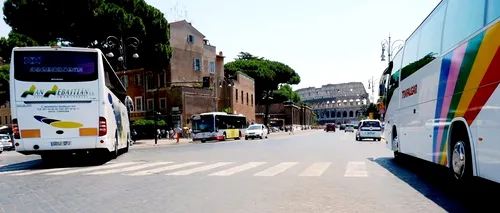Arterele de circulație din jurul Colosseumului au devenit zone pietonale 