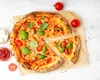 Cum să prepari pizza în 15 minute. Rețetă pentru un aluat omogen cu 5 ingrediente