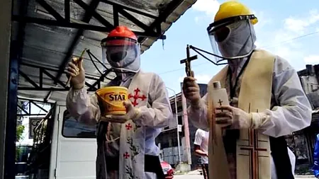 Recomandarea unui șef de stat în lupta cu pandemia Covid-19: ”Nu glumesc. Puteți dezinfecta măștile cu benzină!'