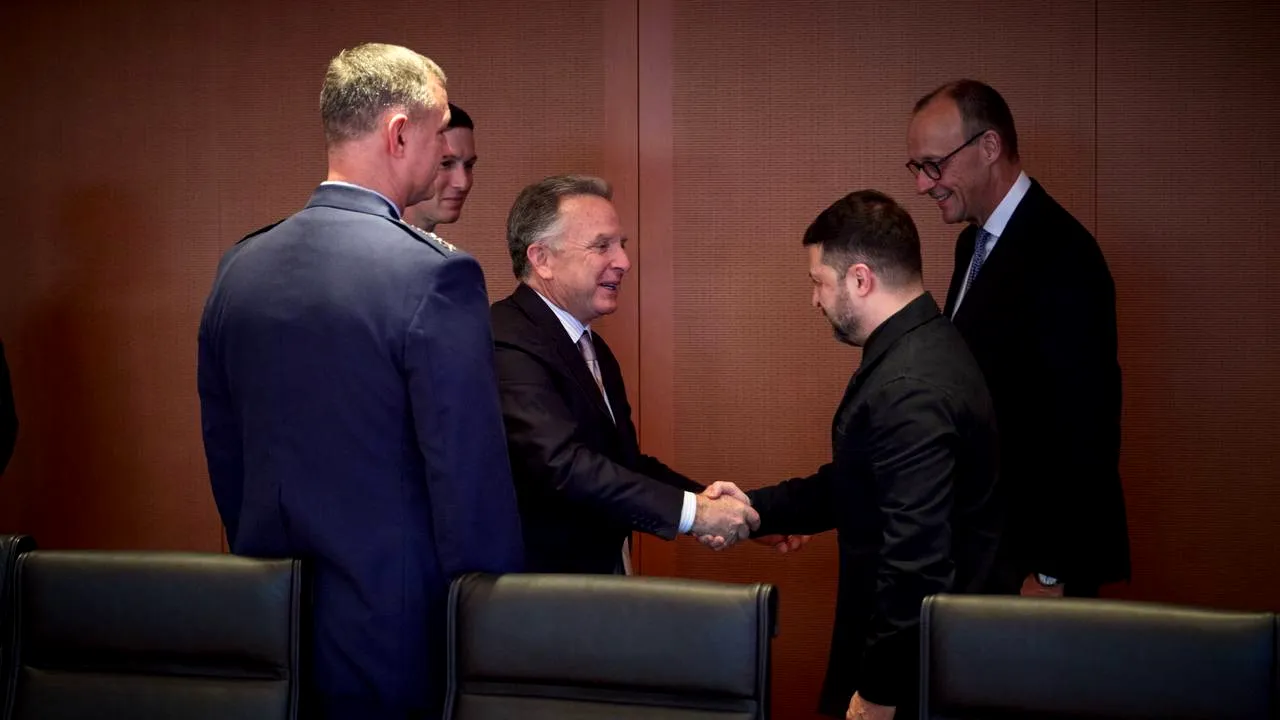Pace în Ucraina. Negocierile lui Volodimir Zelenski cu Steve Witkoff și Jared Kushner s-au încheiat după 5 ore. Urmează să fie reluate mâine dimineață