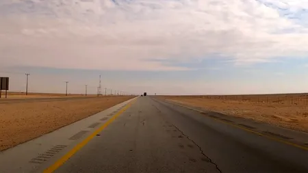 Cea mai lungă AUTOSTRADĂ dreaptă din lume. Câți kilometri are și unde este situată