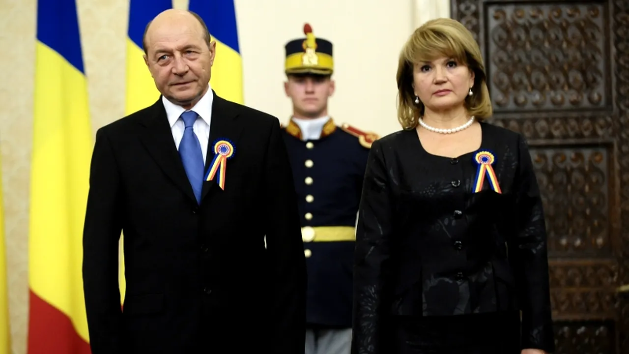 Ce a declarat soția lui Traian Băsescu, printr-un comunicat oficial al Președinției, după zvonurile legate de un posibil divorț