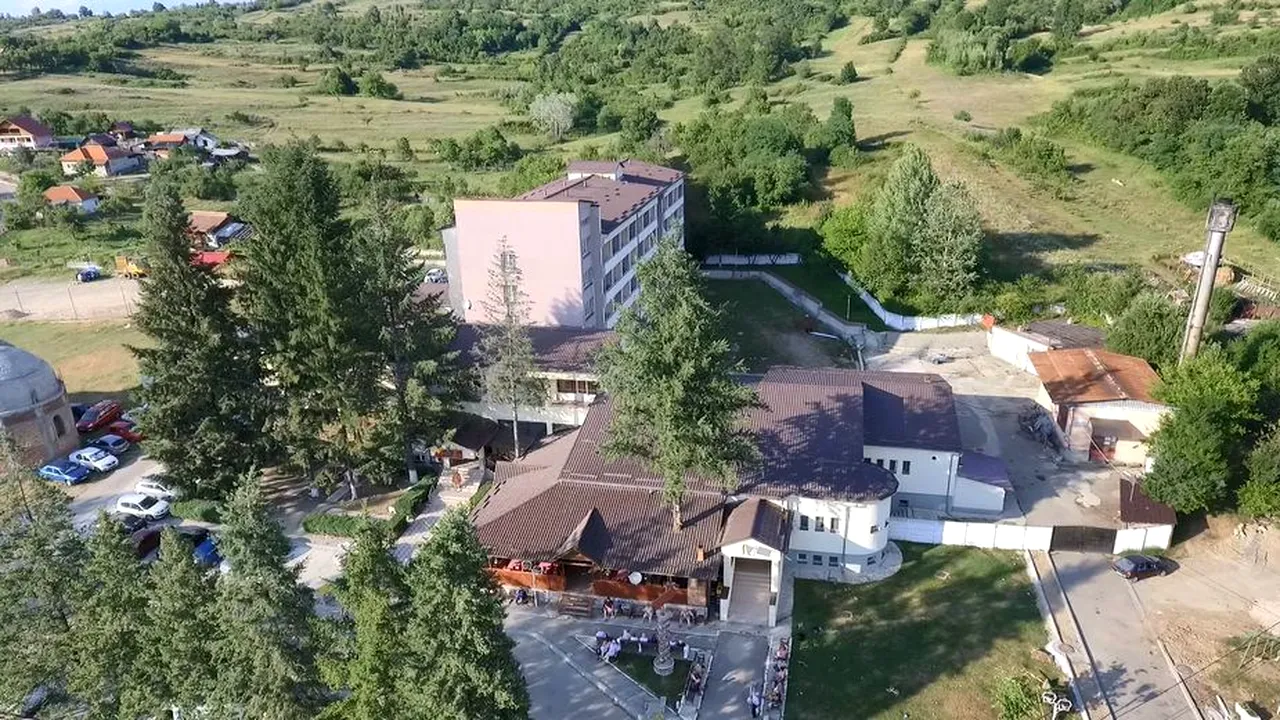 Turiștii din stațiunile balneare primesc căldură cu porția în hoteluri