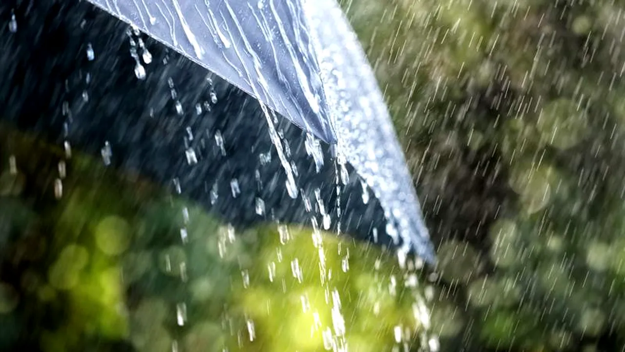 Vremea va fi mai rece și va ploua mai mult în următoarele 14 zile. Când se încălzește afară