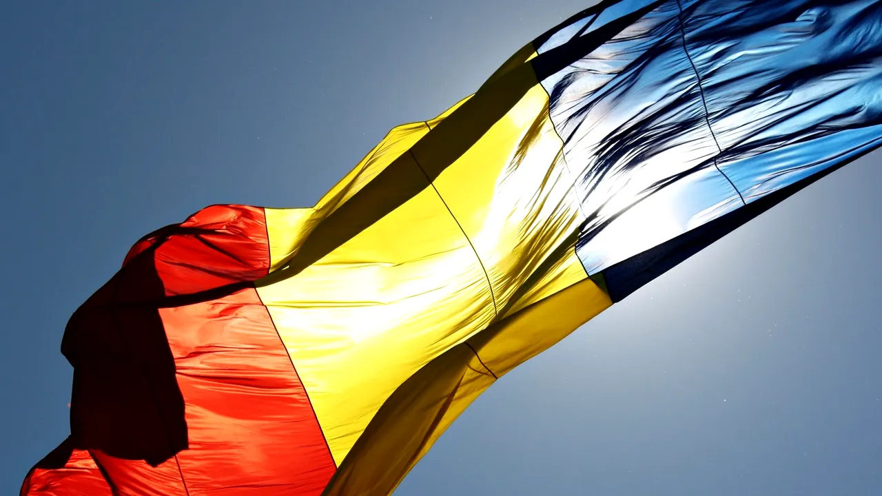 Scrisoarea unui polițist către fiul său: Nu fi patriot! Du-te departe de mega-caracatița urii și a răutății care a pus stăpânire pe sufletele noastre!