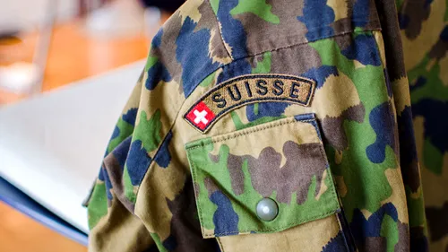 Femeile din Elveția ar putea merge în armată. Ce intenții au autoritățile