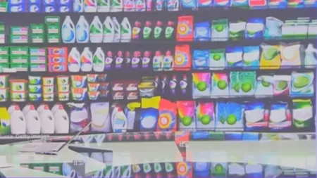 Produsul banal care are întrebuințări surprinzătoare. Ce poți să cureți cu detergentul de rufe