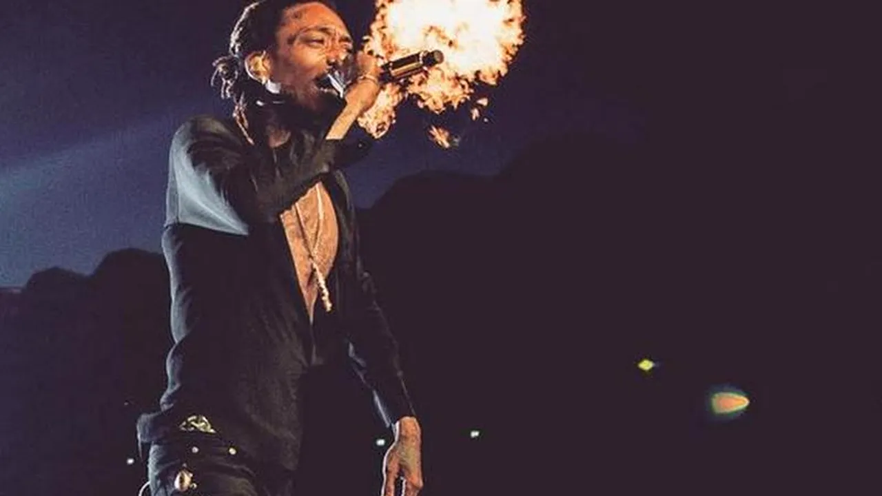 Un cunoscut rapper american a fost arestat în Aeroportul din Los Angeles, după ce a refuzat să coboare de pe un hoverboard