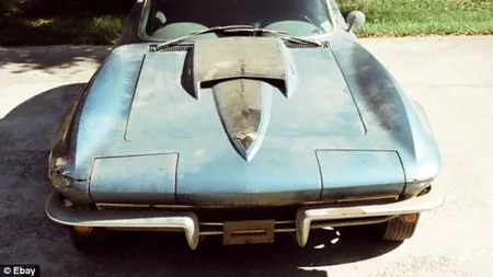 Un Chevrolet Corvette condus de Neil Armstrong, scos la vânzare pe eBay