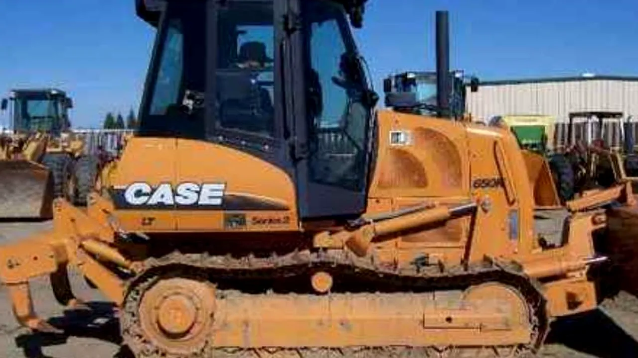 Rusia a distrus cu buldozerul produse occidentale de import. Lideri religioși: aceste acțiuni sunt „nebunești, prostești și josnice