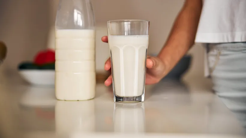 La ce oră e bine să bei laptele? Când absoarbe organismul TOATE vitaminele și mineralele