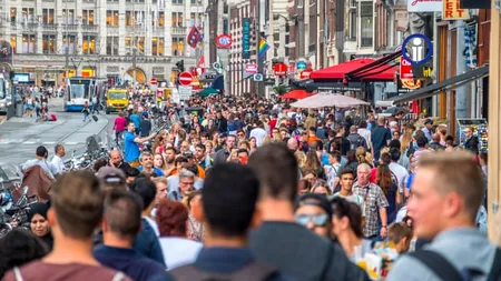 EFECTELE TURISMULUI MASIV. Autoritățile din Amsterdam au interzis de la 1 iulie închirierea locuinţelor pentru turişti