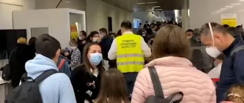Weekend teribil pentru angajații DSP. Coadă uriașă și aglomerație pe Aeroportul Henri Coandă, pentru triajul epidemiologic / FOTO