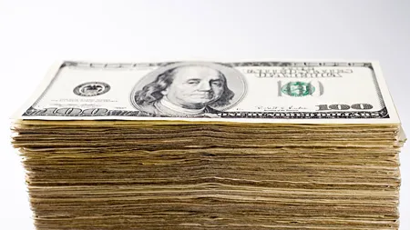 O tânără de 24 de ani CÂȘTIGĂ mii de dolari pe lună, lucrând doar 20 de minute pe zi. Care este jobul care îi aduce mulți bani pe muncă puțină