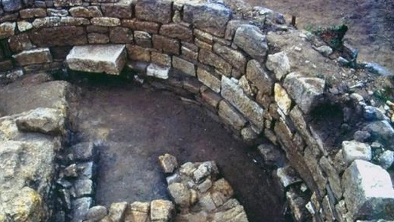 A fost descoperit mormântul lui Aristotel