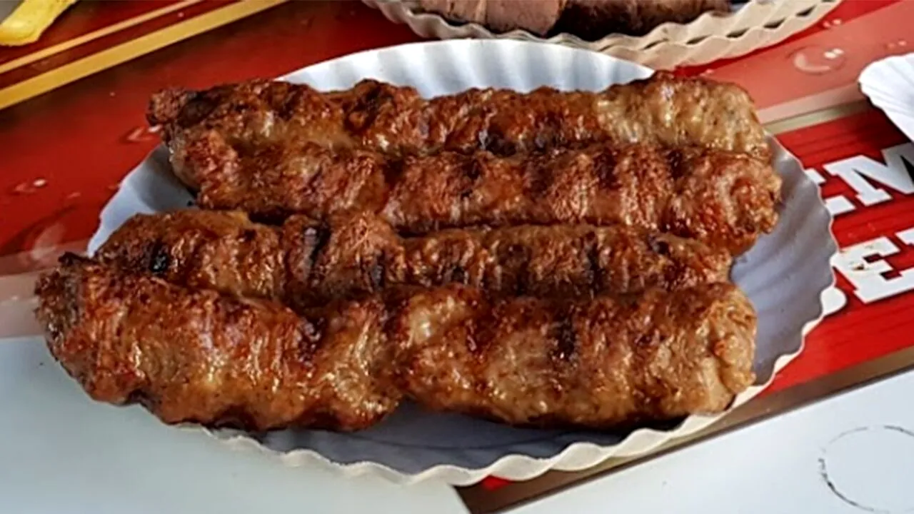 Cât a plătit un român pentru 4 mici și o chiflă, într-un restaurant din Germania: 