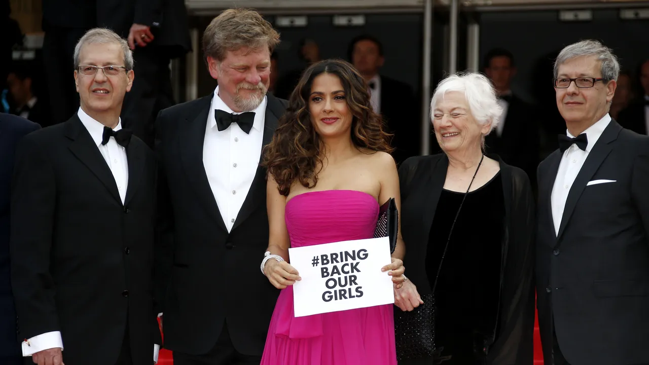 Salma Hayek și Julie Gayet se implică în campania 