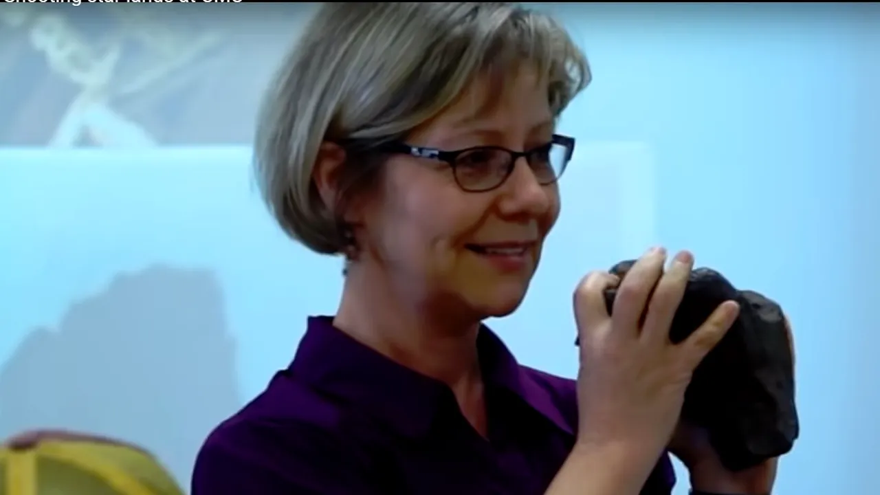 Un cercetător român A IDENTIFICAT un METEORIT de 100.000 de dolari, folosit pe post de opritor pentru ușă