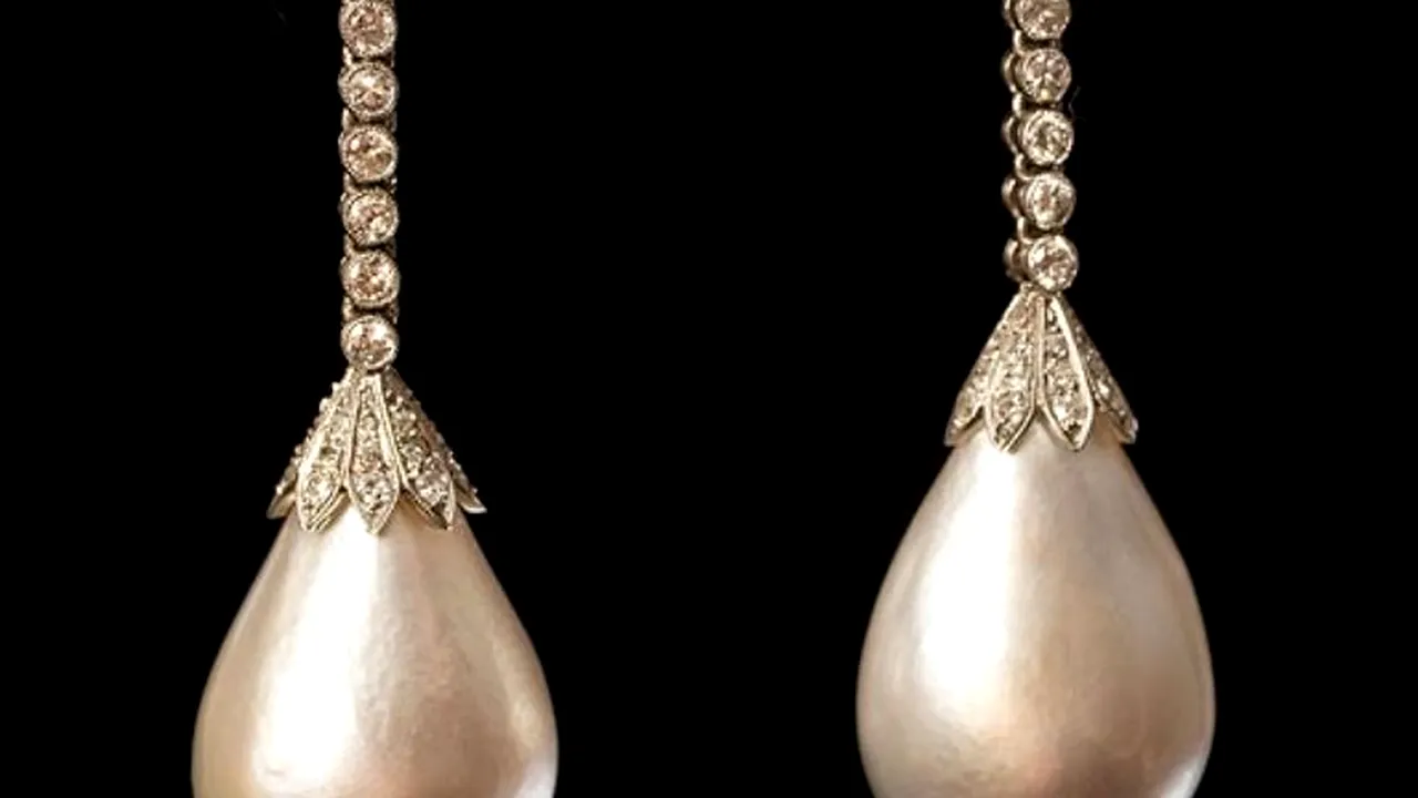 Cerceii pe care Carol II i-a dăruit Elenei Lupescu, vânduți pentru 1,4 milioane de lire sterline