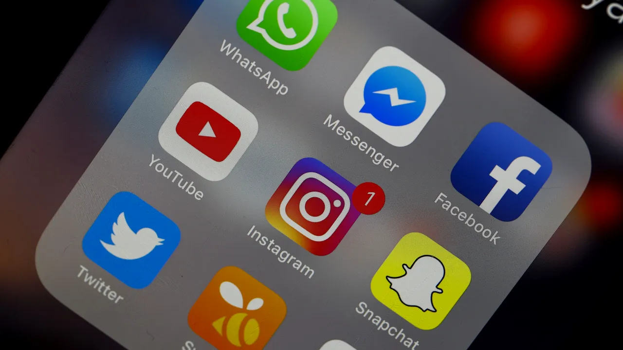 Un raport Kaspersky arată că 4 din 10 utilizatori ar renunța la social media pentru a-și asigura datele personale